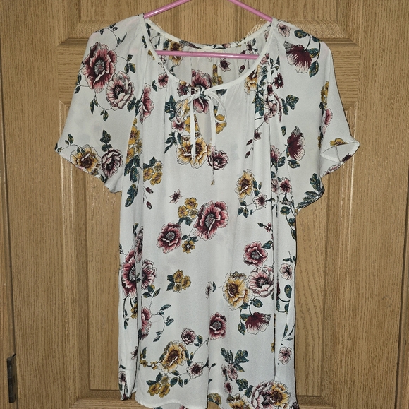 Maurices Tops - Maurices XL Floral Print Blouse with Tie Neck